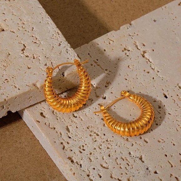 18k Gold Plated Croissant Hoop Earrings - Picture 1 of 10